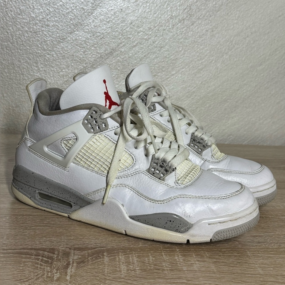 Nike Air Jordan 4 Retro “White Oreo” Sneakers White Leather Grey Details Size 9